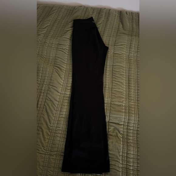 TNA Atmosphere Bootcut Leggings - Picture 4 of 4